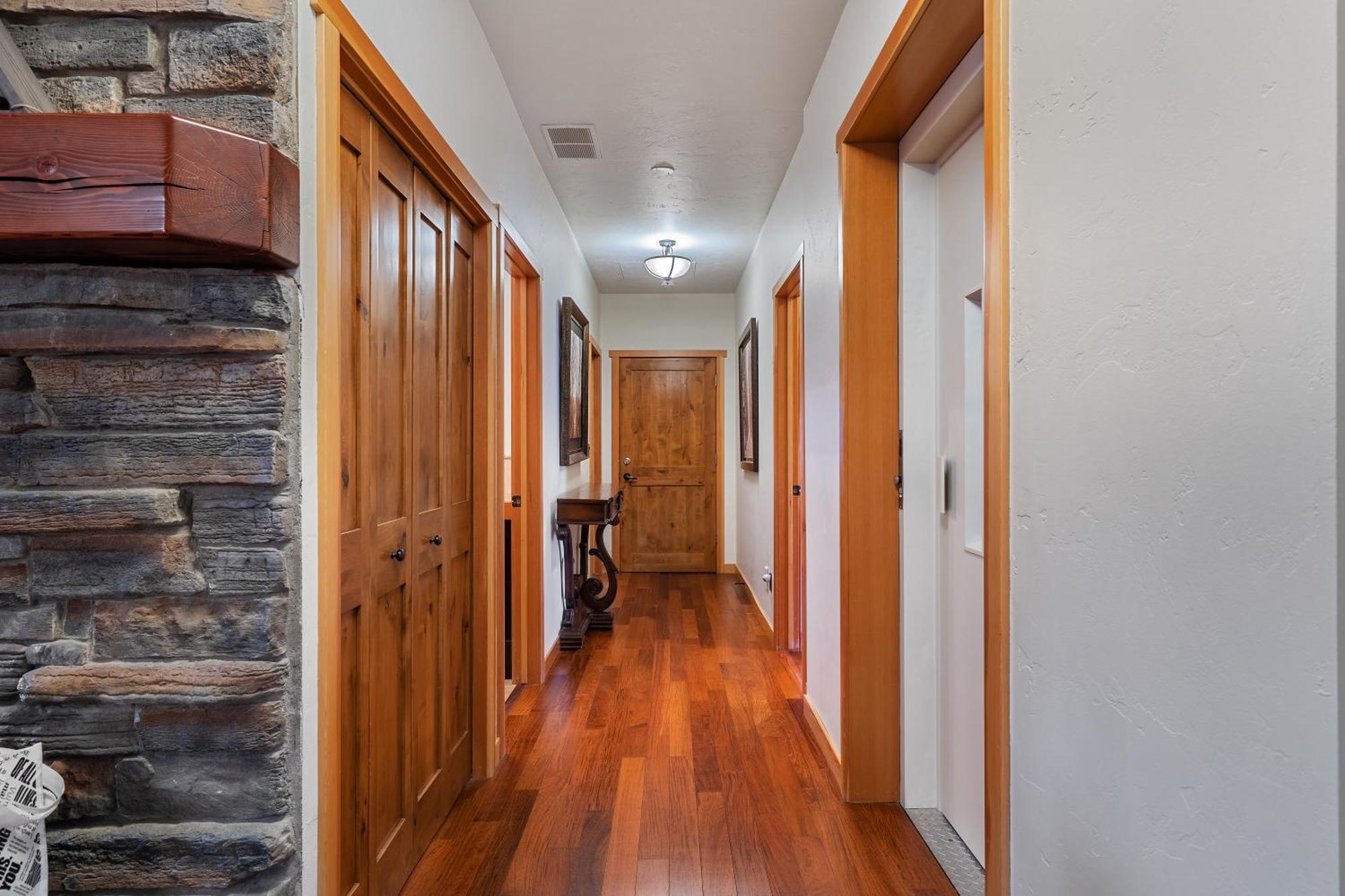Parkland301 Sunlit 2,000 Ft² Penthouse With Mtn View Apartamento Canmore Exterior foto