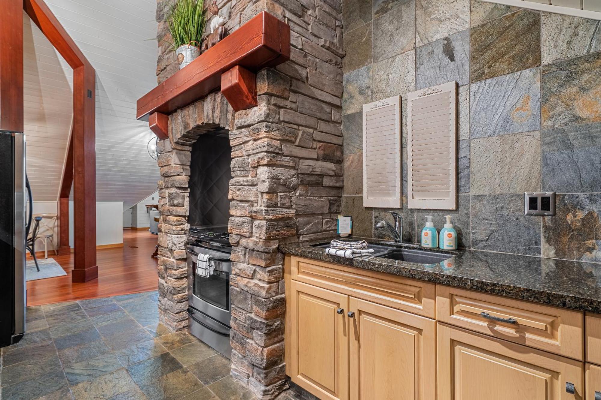 Parkland301 Sunlit 2,000 Ft² Penthouse With Mtn View Apartamento Canmore Exterior foto