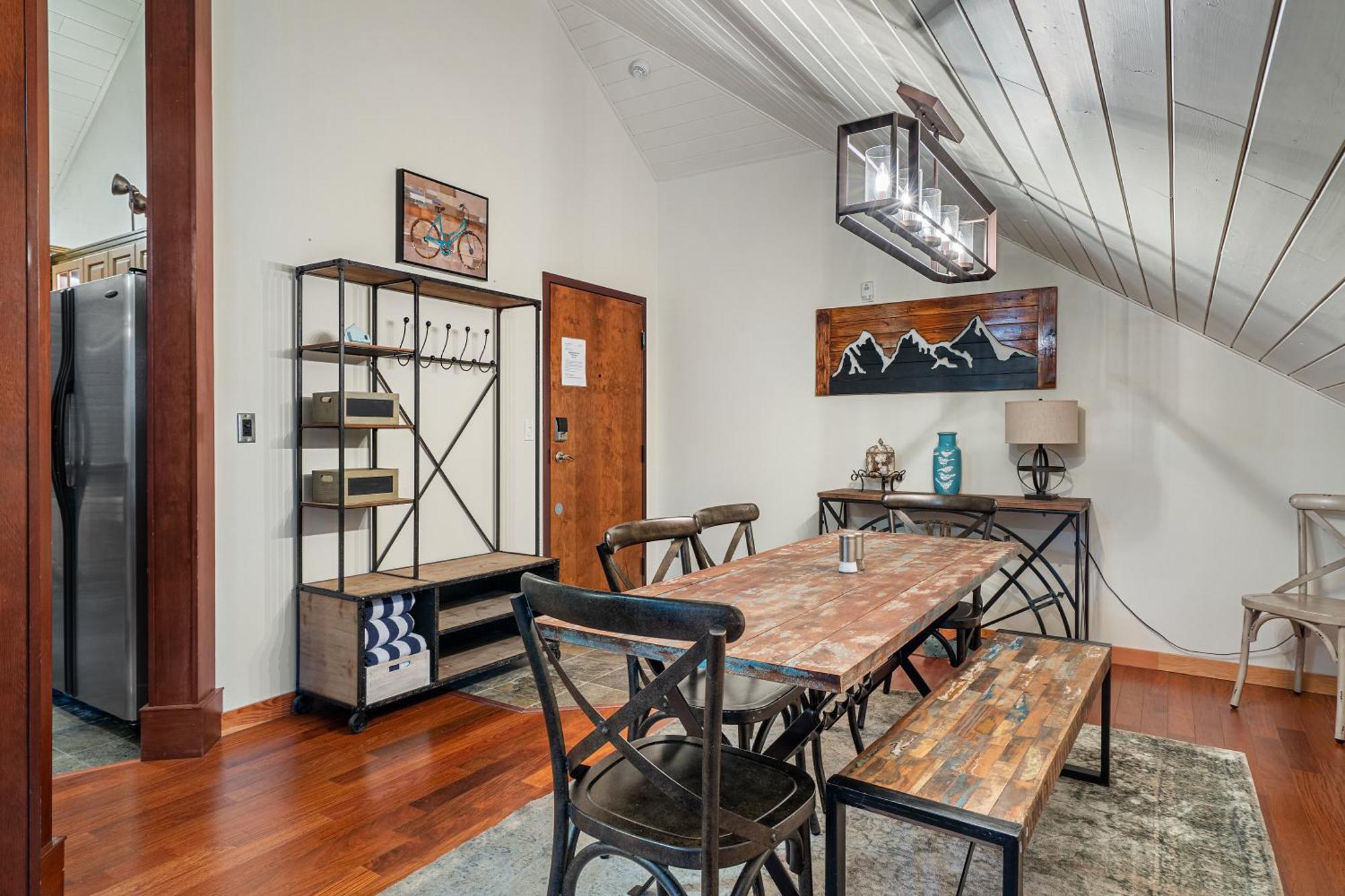 Parkland301 Sunlit 2,000 Ft² Penthouse With Mtn View Apartamento Canmore Exterior foto