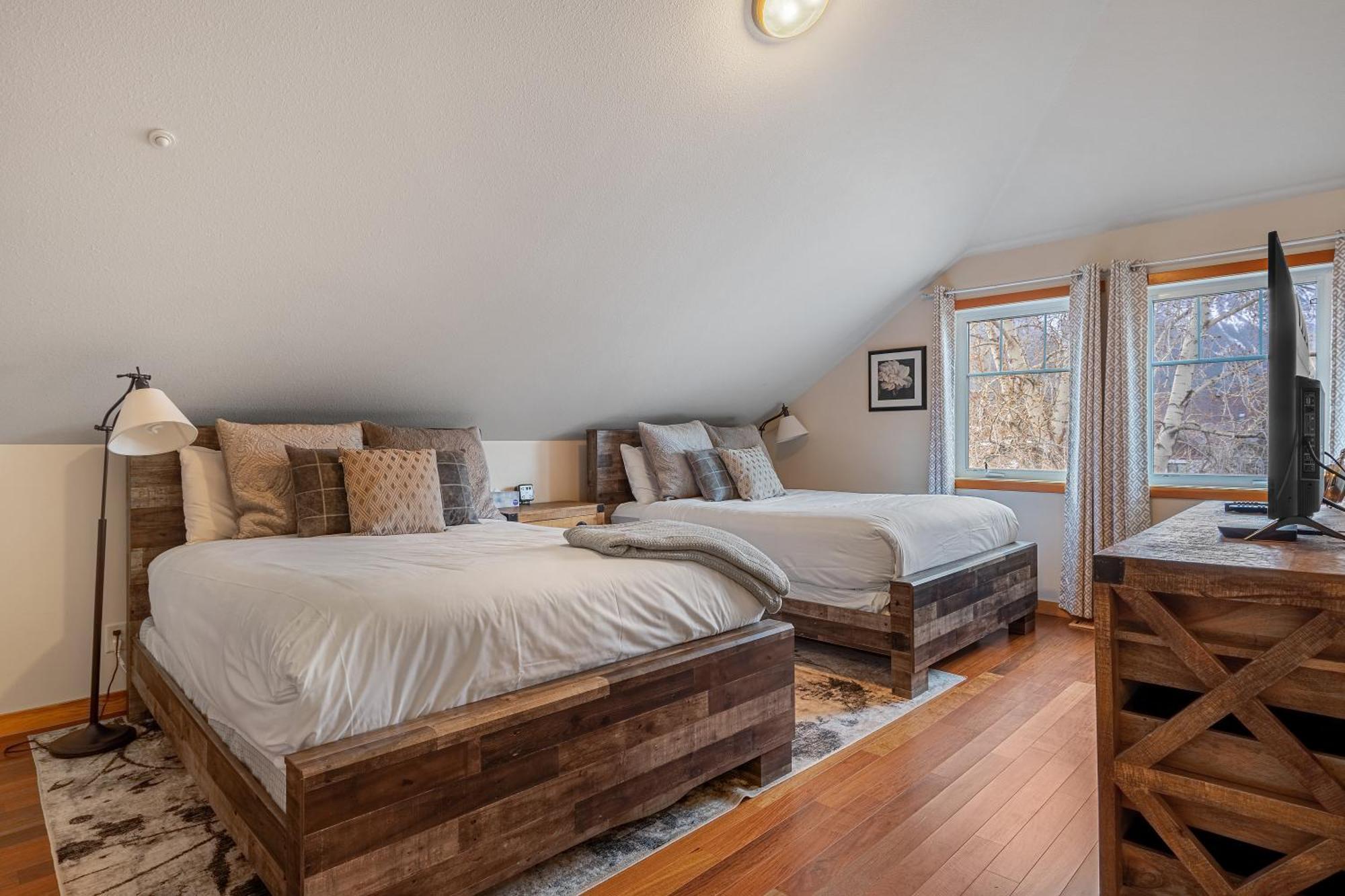 Parkland301 Sunlit 2,000 Ft² Penthouse With Mtn View Apartamento Canmore Exterior foto