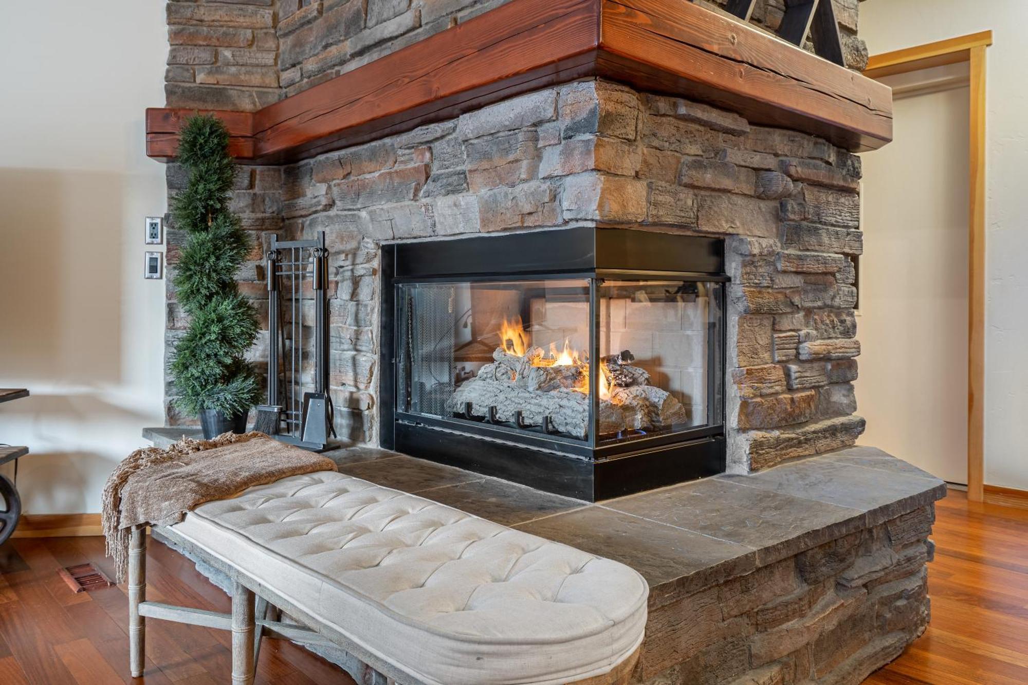 Parkland301 Sunlit 2,000 Ft² Penthouse With Mtn View Apartamento Canmore Exterior foto