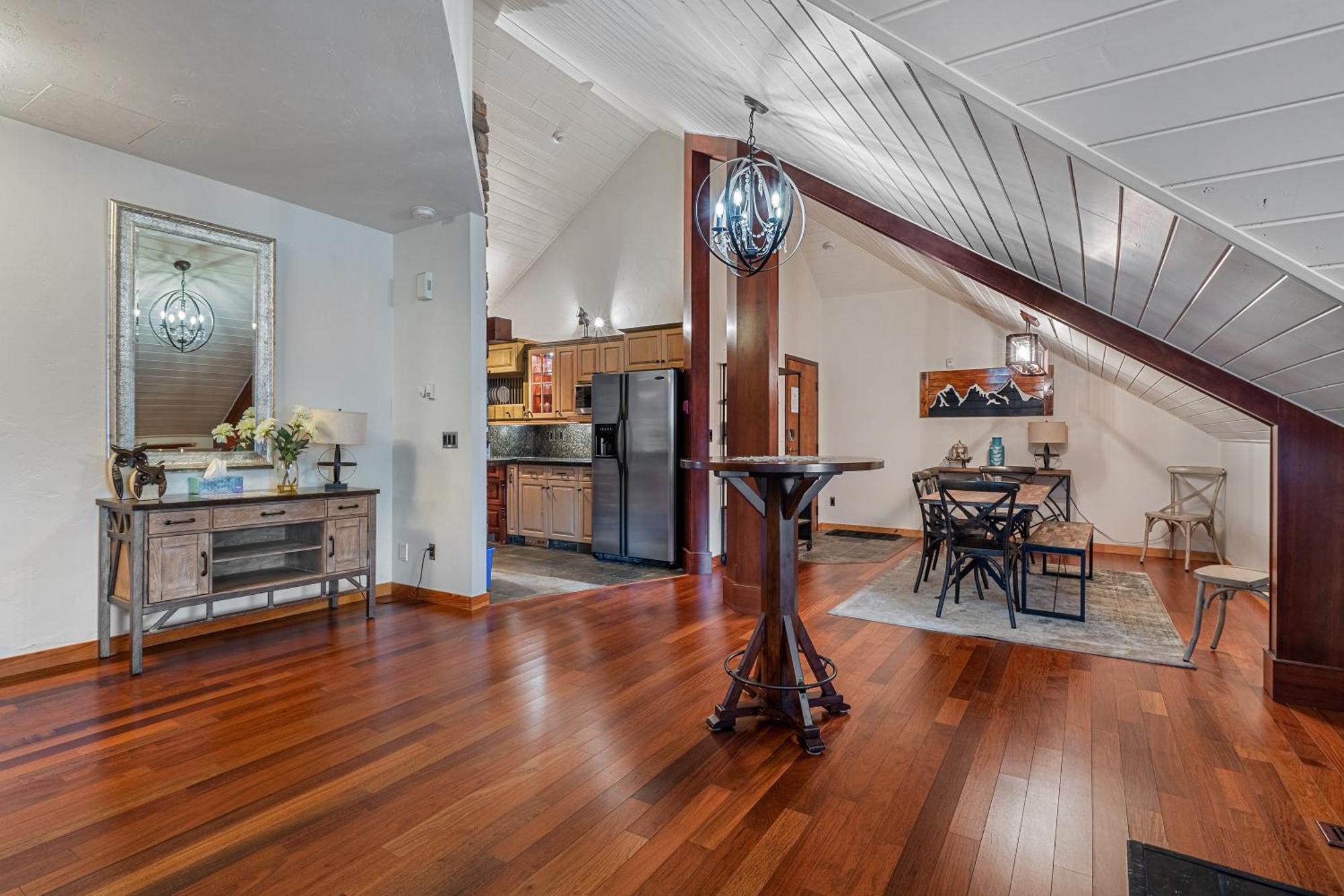 Parkland301 Sunlit 2,000 Ft² Penthouse With Mtn View Apartamento Canmore Exterior foto